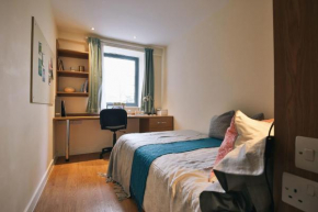 Cosy Private Bedrooms at Dorchester House in Bournemouth